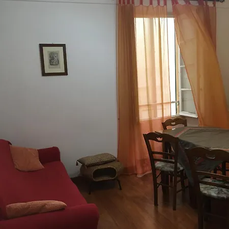 Via Palazzo Angolo Salita Petronilla